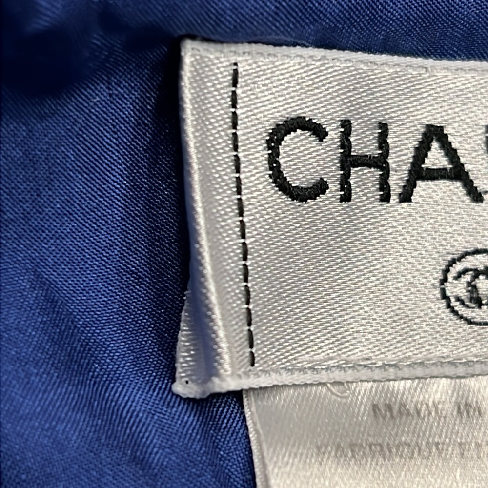 CHANEL Ready-To-Wear Wool Pencil Skirt - Picture 12 of 16